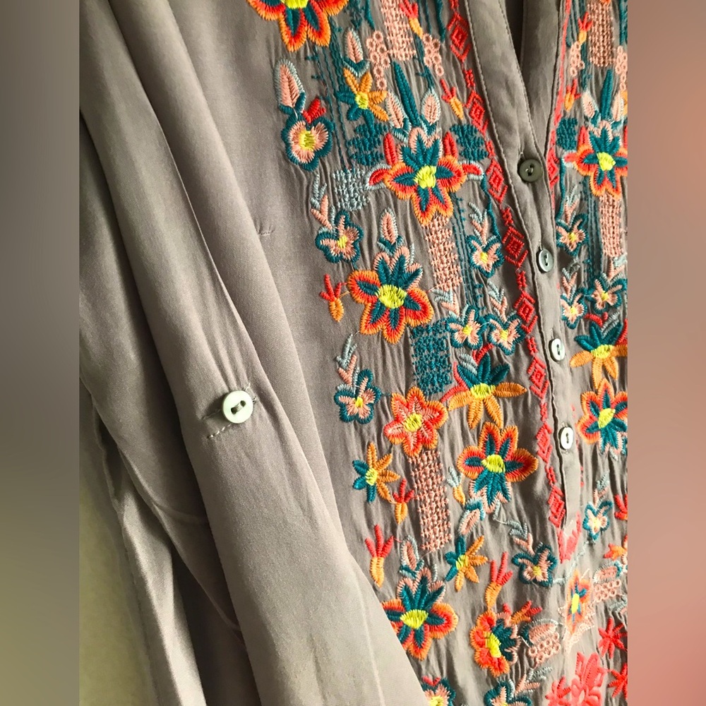 LUNA MOON Embroidered Tunic Top - Picture 8 of 10